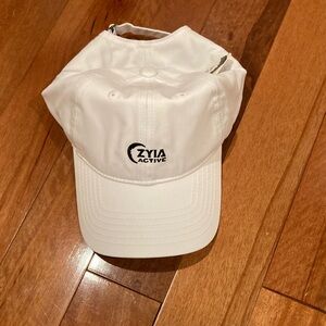 Zyia White Classic Cap